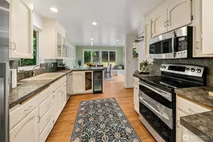 3039 49th Ave SW, Seattle, WA 98116 - Photo 9