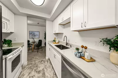 13717 Linden Avenue N #104, Seattle, WA 98133 - Photo 9