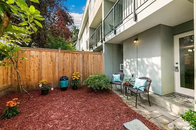 13717 Linden Avenue N #104, Seattle, WA 98133 - Photo 19