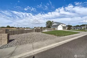 1705 SE Market St, College Place, WA 99324 - Photo 3