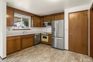 1810 N Highland St, Tacoma, WA 98406 - Photo 7