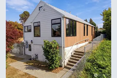 10246 11th Avenue SW, Seattle, WA 98146 - Photo 3