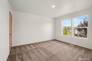 9506 185th St E, Puyallup, WA 98375 - Photo 17