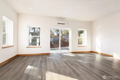 205 NE Third Street, Coupeville, WA 98239 - Photo 5