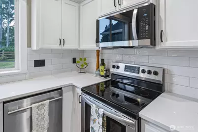 105 Andrew Court, Castle Rock, WA 98611 - Photo 13