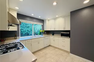 10509 NE 197th St, Bothell, WA 98011 - Photo 7