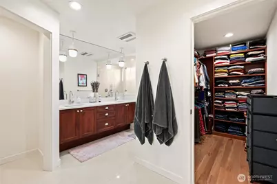 5021 Sand Point Place NE #E, Seattle, WA 98105 - Photo 13