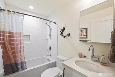 5021 Sand Point Place NE #E, Seattle, WA 98105 - Photo 9