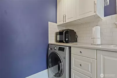 321 Boylston Avenue E #404, Seattle, WA 98102 - Photo 11