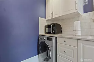321 Boylston Ave E, Seattle, WA 98102 - Photo 11