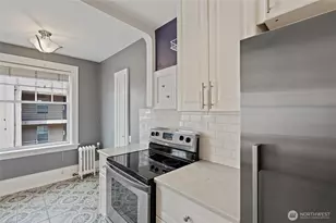 321 Boylston Ave E, Seattle, WA 98102 - Photo 9