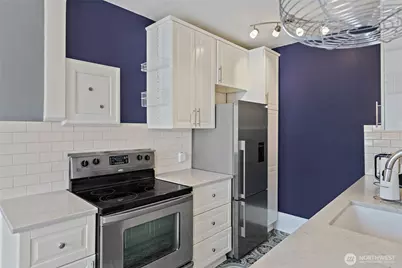 321 Boylston Avenue E #404, Seattle, WA 98102 - Photo 7