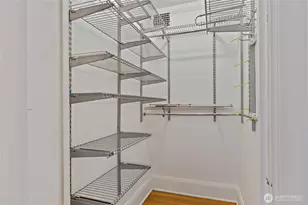 321 Boylston Ave E, Seattle, WA 98102 - Photo 17