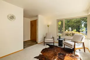 9815 Roosevelt Way NE, Seattle, WA 98115 - Photo 5