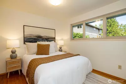 9815 Roosevelt Way NE, Seattle, WA 98115 - Photo 21