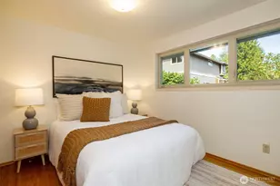 9815 Roosevelt Way NE, Seattle, WA 98115 - Photo 21
