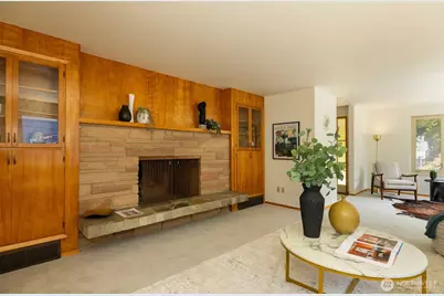 9815 Roosevelt Way NE, Seattle, WA 98115 - Photo 7