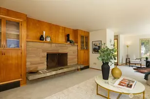 9815 Roosevelt Way NE, Seattle, WA 98115 - Photo 7