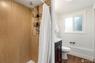 8618 NE 137th St, Kirkland, WA 98034 - Photo 31