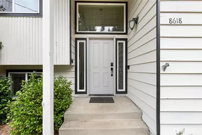 8618 NE 137th Street, Kirkland, WA 98034 - Photo 3