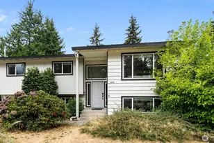 8618 NE 137th St, Kirkland, WA 98034 - Photo 1