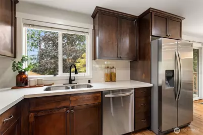 8618 NE 137th Street, Kirkland, WA 98034 - Photo 15
