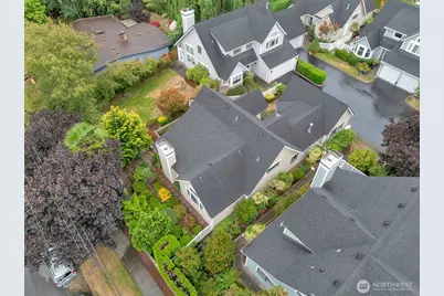 10063 Wallingford Avenue N, Seattle, WA 98133 - Photo 31
