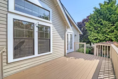10063 Wallingford Avenue N, Seattle, WA 98133 - Photo 7