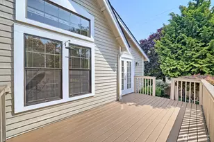 10063 Wallingford Ave N, Seattle, WA 98133 - Photo 7