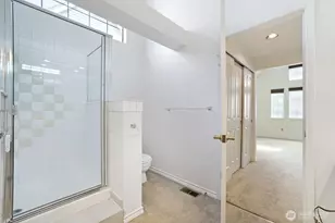 10063 Wallingford Ave N, Seattle, WA 98133 - Photo 13