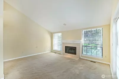 10063 Wallingford Avenue N, Seattle, WA 98133 - Photo 11