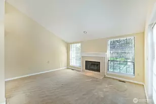 10063 Wallingford Ave N, Seattle, WA 98133 - Photo 11