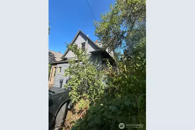 5247 Brooklyn Avenue NE, Seattle, WA 98105 - Photo 17