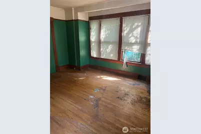 5247 Brooklyn Avenue NE, Seattle, WA 98105 - Photo 7