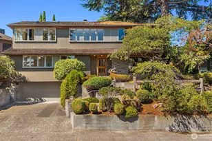 3023 E Laurelhurst Dr NE, Seattle, WA 98105 - Photo 1