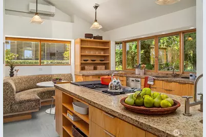 3023 E Laurelhurst Drive NE, Seattle, WA 98105 - Photo 11