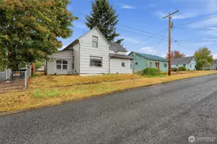 842 NW New York Ave, Chehalis, WA 98532 - Photo 1
