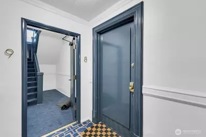 615 Boren Avenue #8, Seattle, WA 98104 - Photo 3