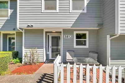 3812 25th Avenue W #4B, Seattle, WA 98199 - Photo 1