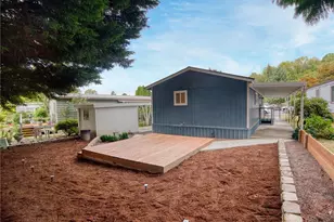 11330 E Riverside Dr, Bothell, WA 98011 - Photo 17