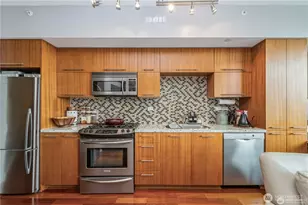 2911 2nd Ave, Seattle, WA 98121 - Photo 3