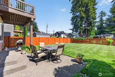 25528 Lake Wilderness Place SE, Maple Valley, WA 98038 - Photo 31