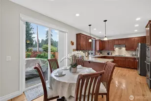 25528 Lake Wilderness Pl SE, Maple Valley, WA 98038 - Photo 11