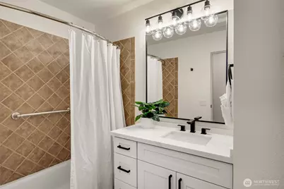 9715 NE Juanita Drive #B107, Kirkland, WA 98034 - Photo 17
