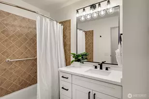 9715 NE Juanita Dr, Kirkland, WA 98034 - Photo 17
