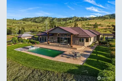 825 Hawks Meadow Road, Chelan, WA 98816 - Photo 3