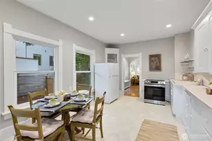 313 NE 76th St, Seattle, WA 98115 - Photo 13