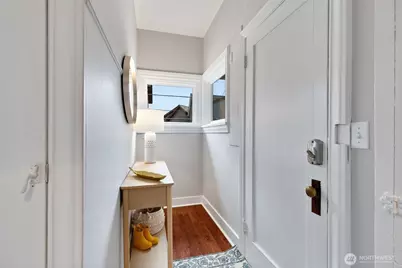 313 NE 76th Street, Seattle, WA 98115 - Photo 15