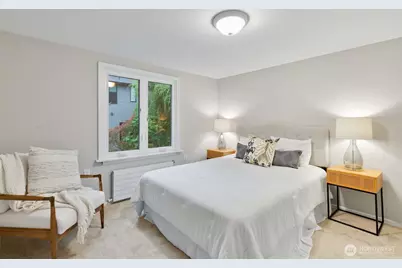 313 NE 76th Street, Seattle, WA 98115 - Photo 23