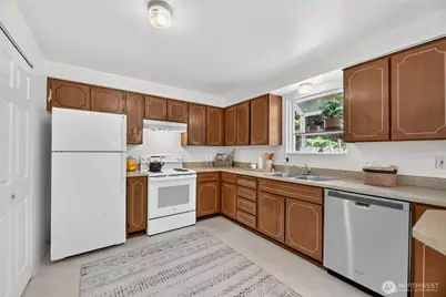 528 SW 118th Street, Seattle, WA 98146 - Photo 11